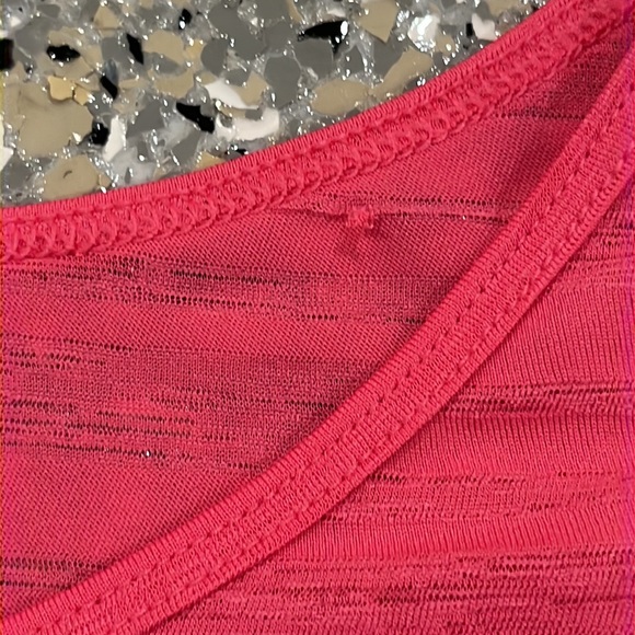 LOT OF 2 NIKE dri fit t shirt paper thin burnout and graphic v neck sz S - Picture 4 of 4